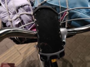 【自転車用スマホホルダー】シンプルで盗まれる心配ないけれど少し不安な理由は？ 1